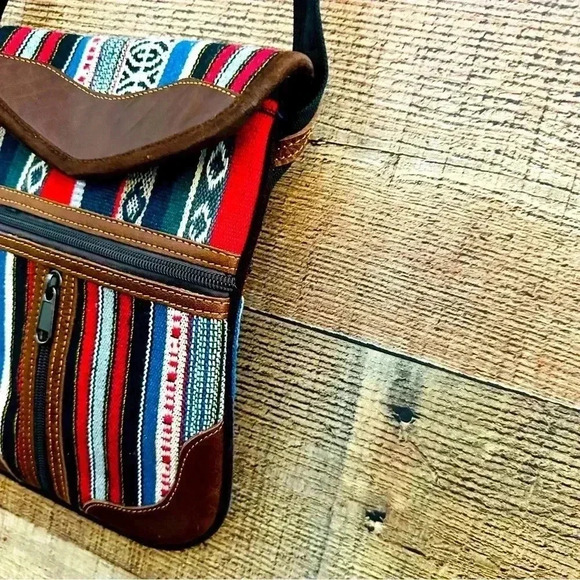 NWOT Unisex Hippie/Boho Crossbody Bag - Picture 3 of 7